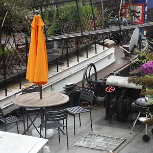  Bateau-hôtel Péniche - Le Nénuphar